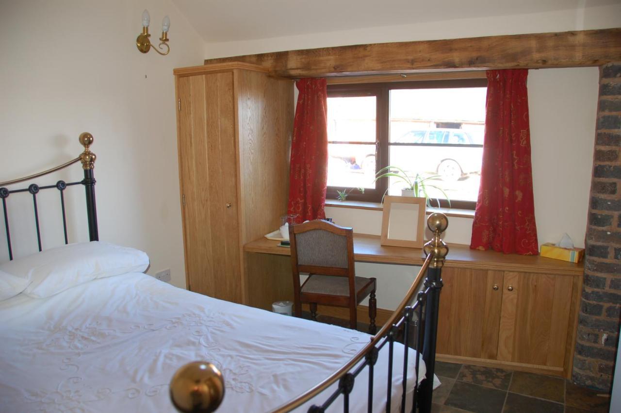 Vale Farm Bed & Breakfast Higham on The Hill Bagian luar foto