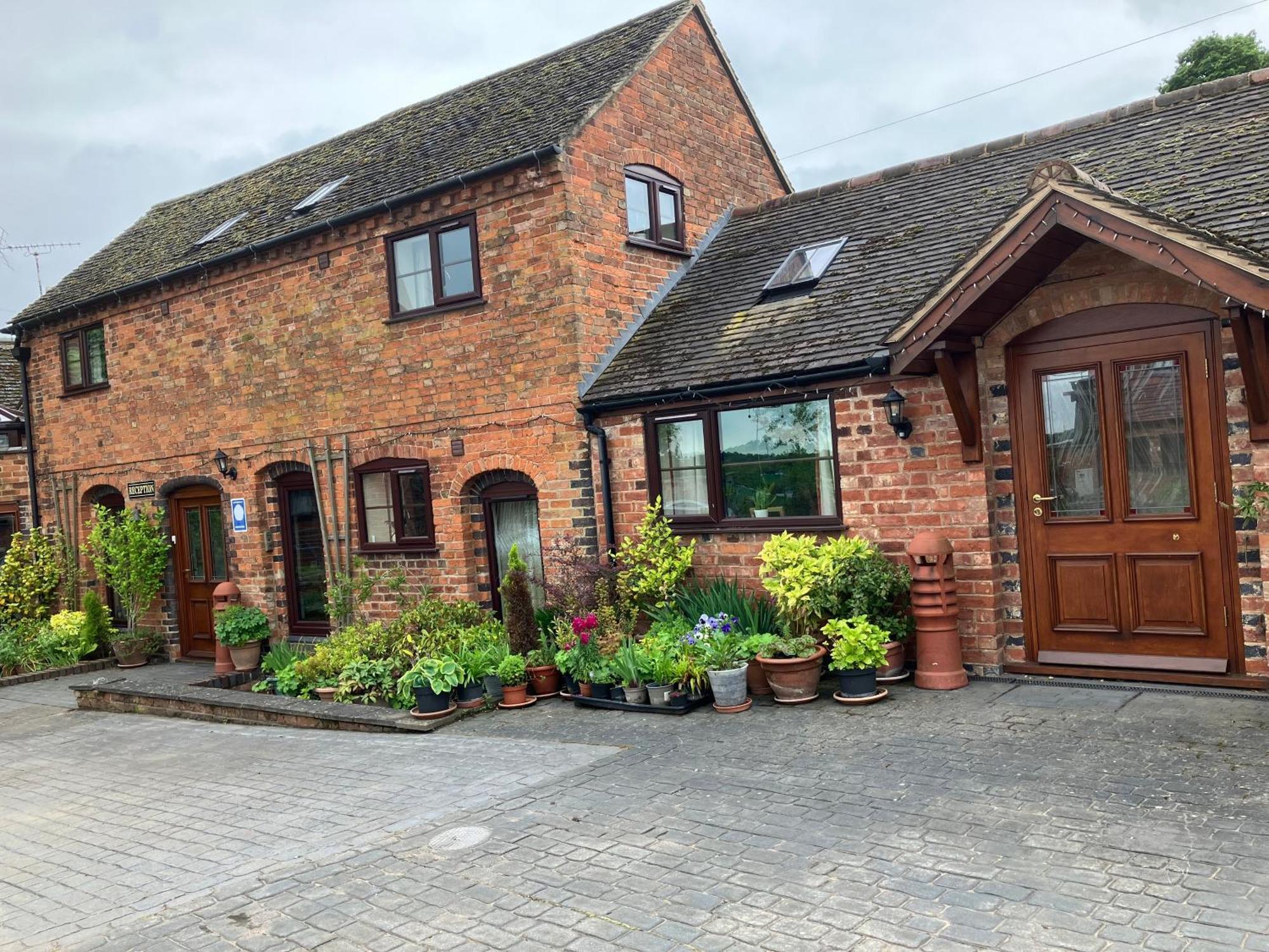 Vale Farm Bed & Breakfast Higham on The Hill Bagian luar foto